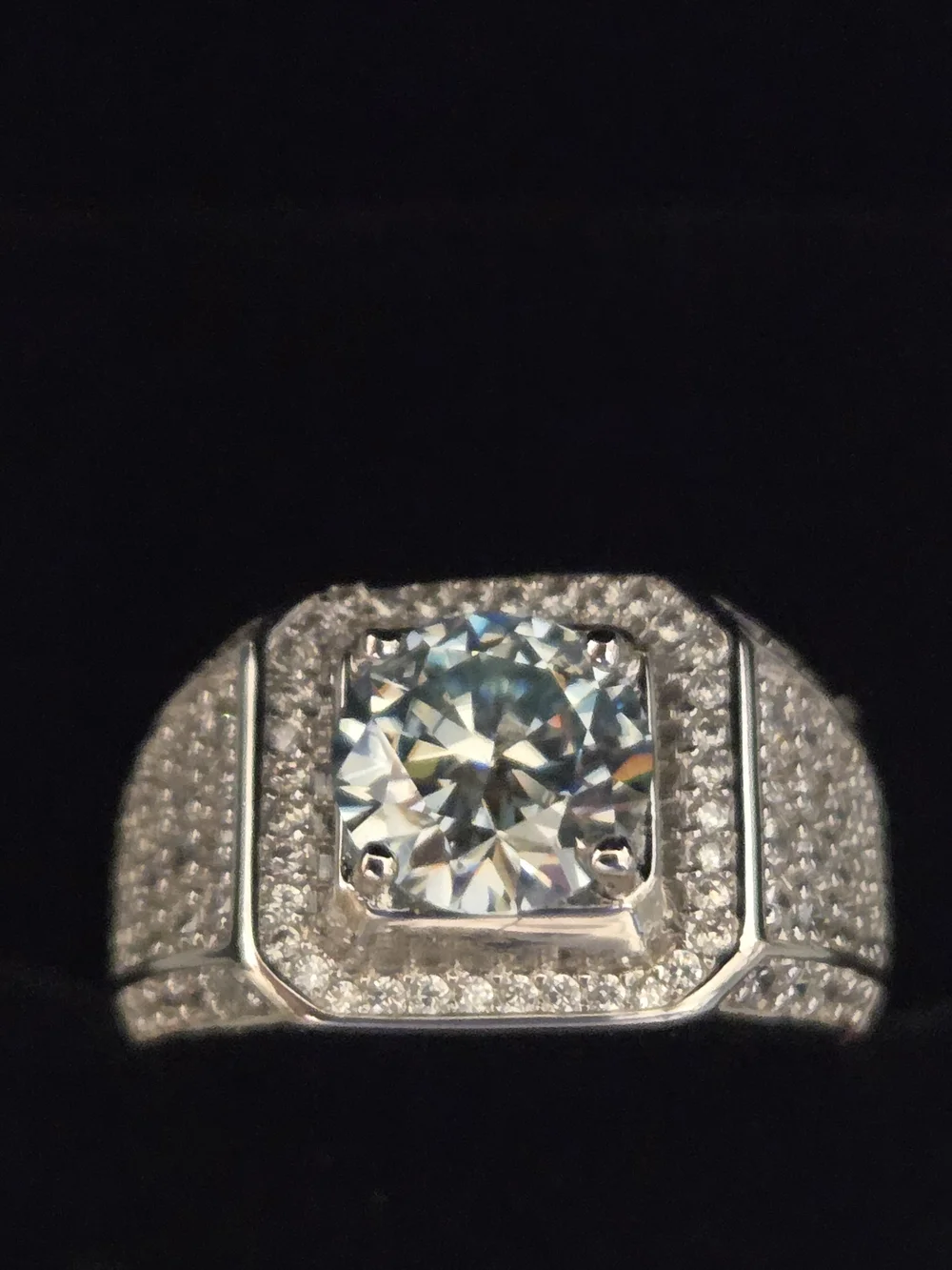 Genuine 1CT TW Moissanite VVS1 Light Green Ring / Wedding Band Men's Size 8